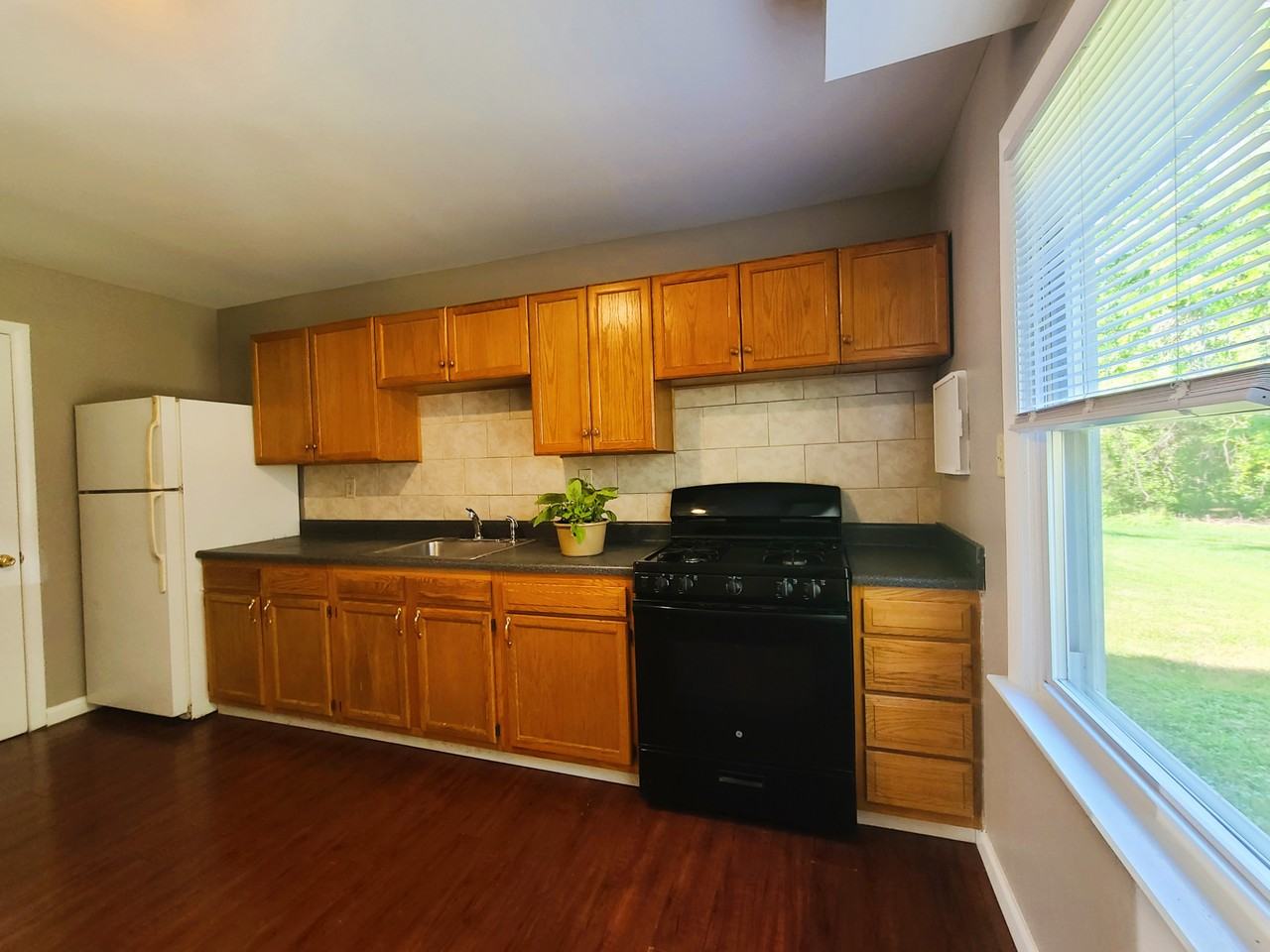 8401 Pioneer Dr - Photo 7 of 18