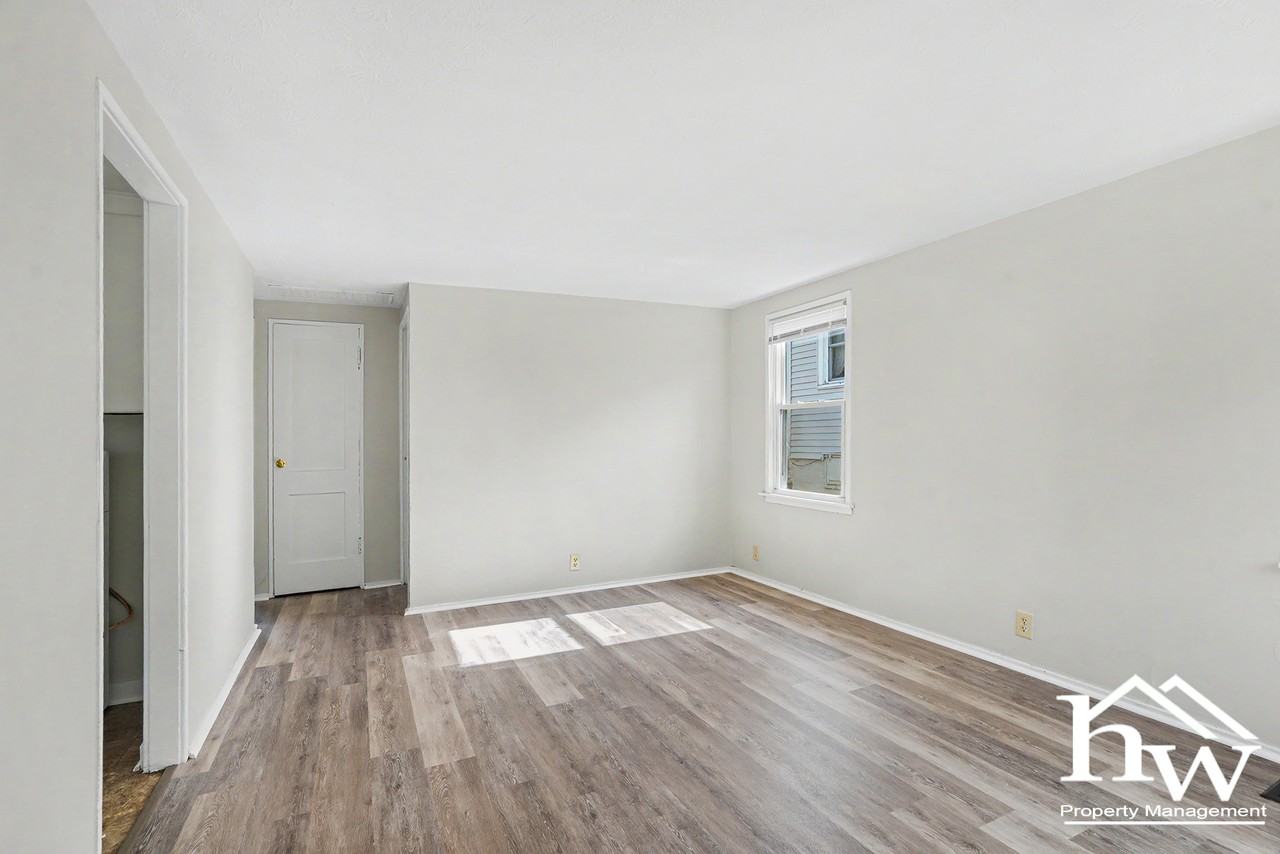 1701 E Donald St - Photo 4 of 17