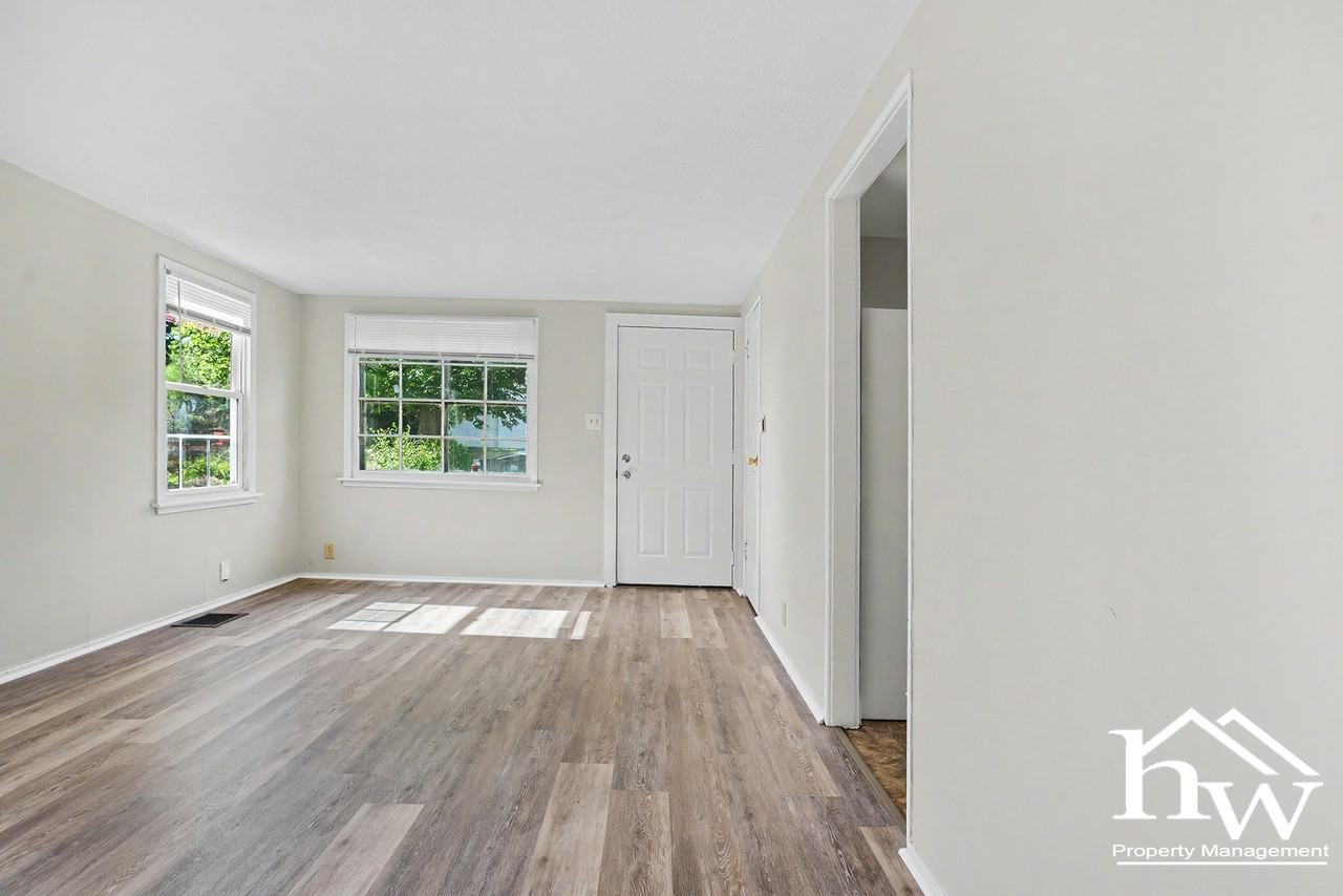 1701 E Donald St - Photo 5 of 17
