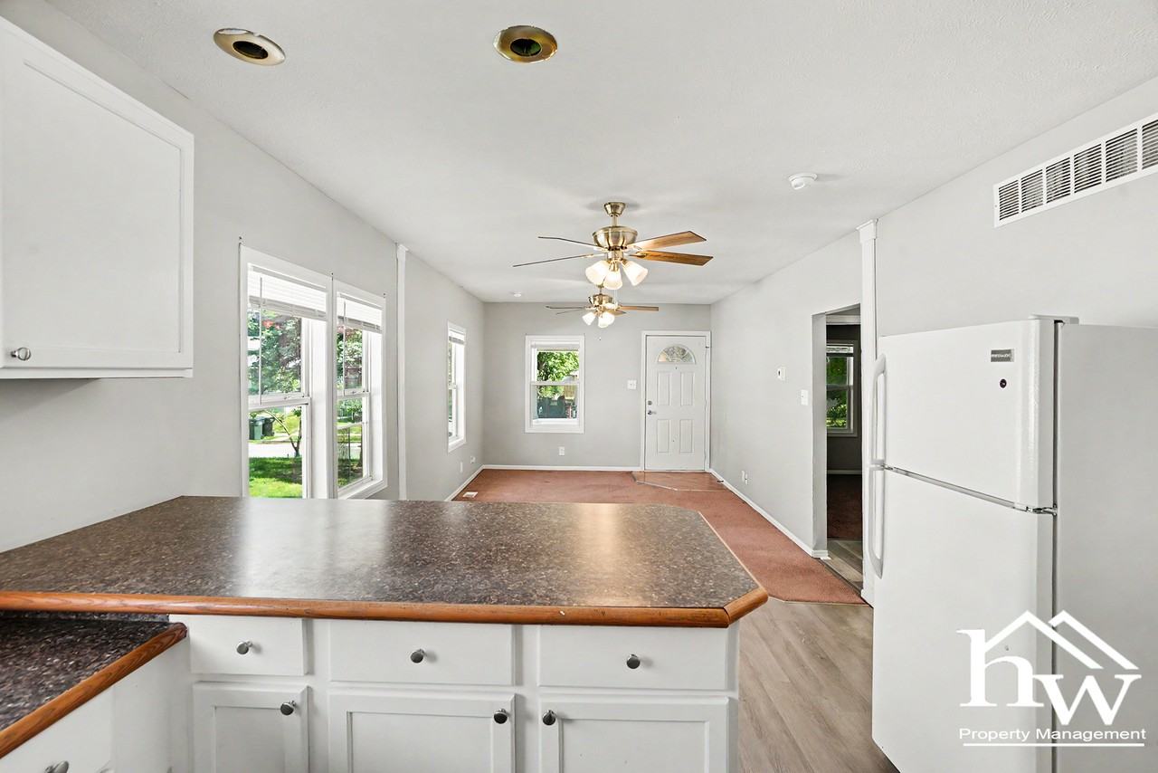 1234 Bissell St - Photo 7 of 12