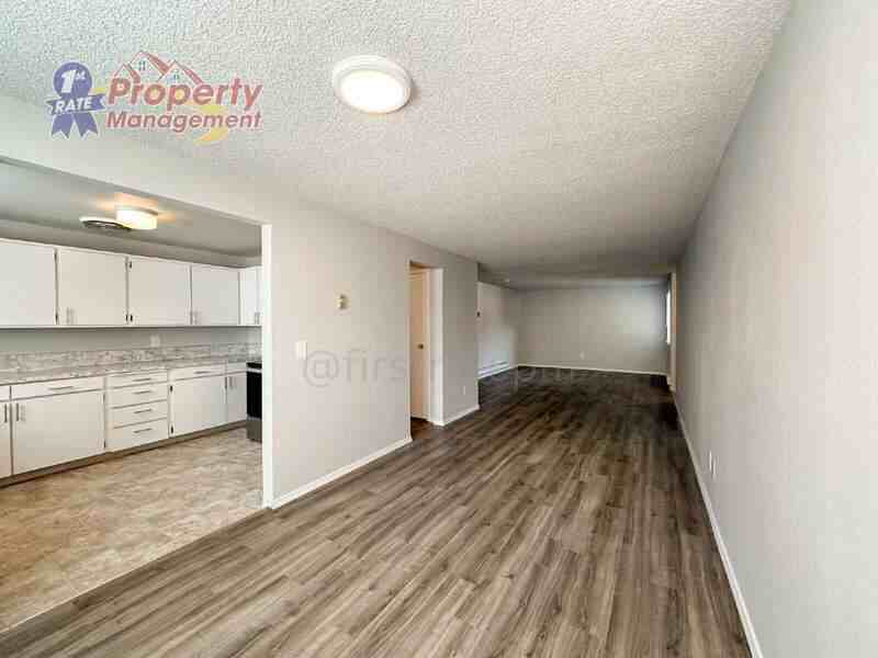 1133 W Howe St #5 - Photo 5 of 22