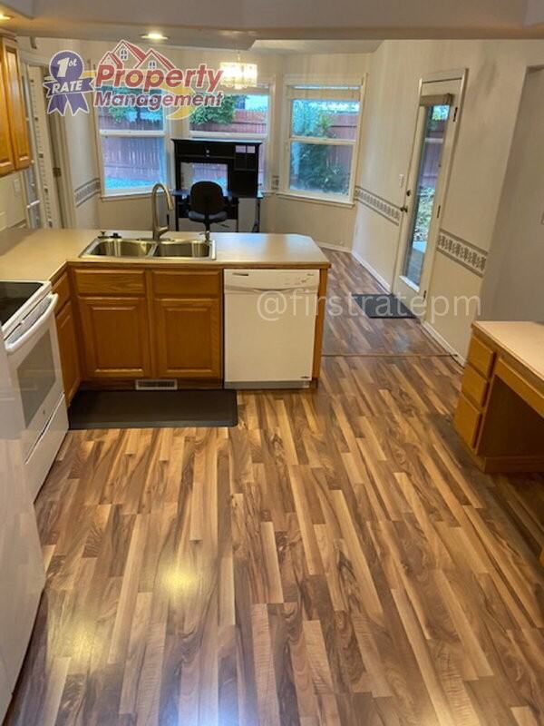 2063 E Lochmeadow Ct - Photo 4 of 16