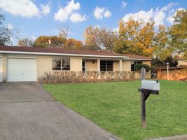 featured image of 4010 Mockingbird Ln