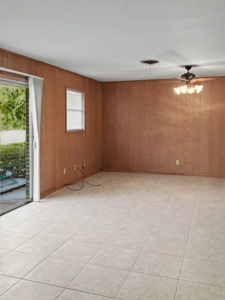 4010 Mockingbird Ln - Photo 6 of 14