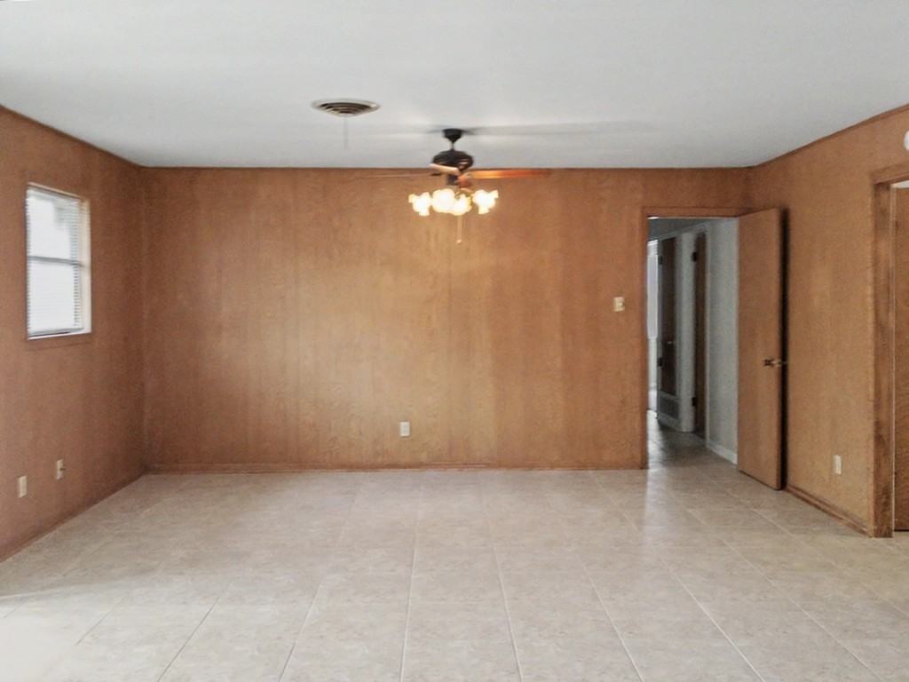 4010 Mockingbird Ln - Photo 7 of 14