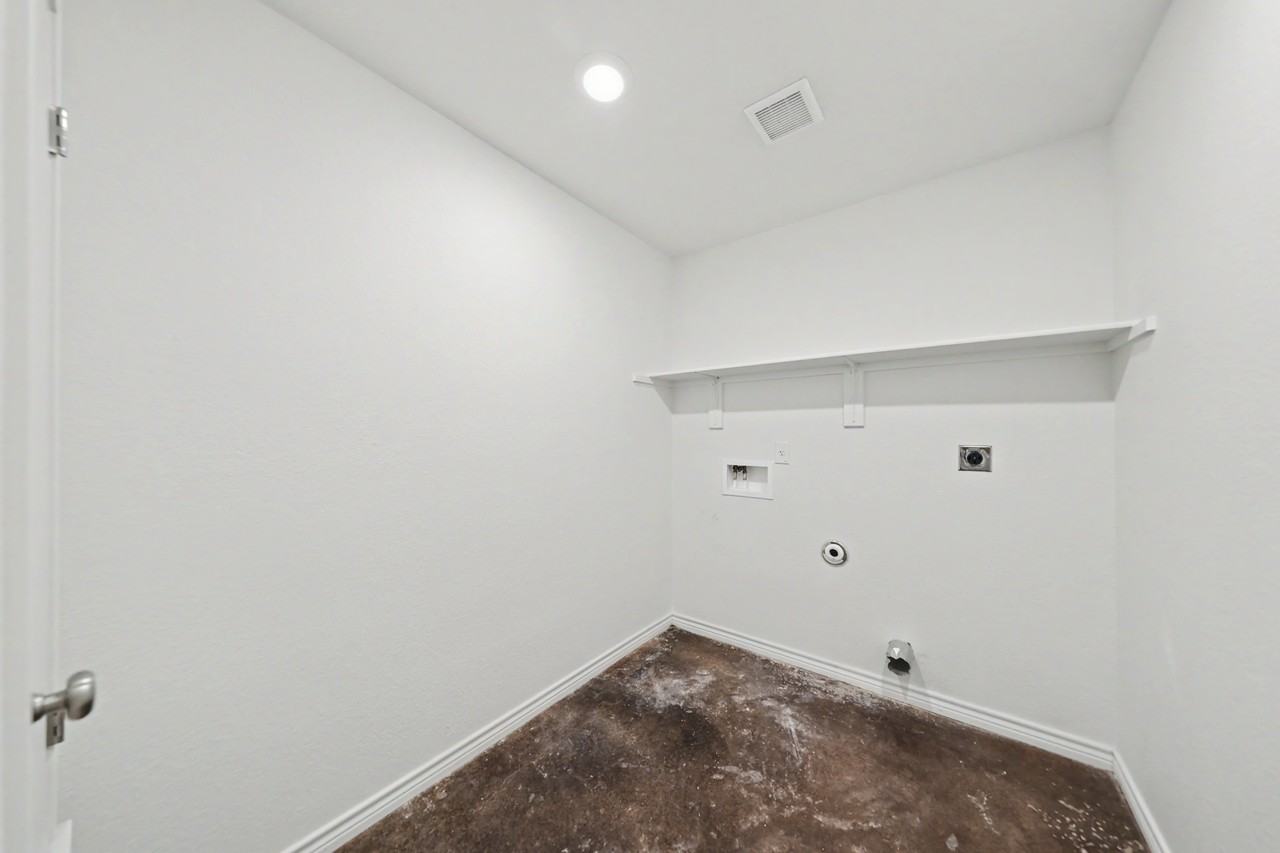 1107 S 33Rd St - Photo 3 of 16
