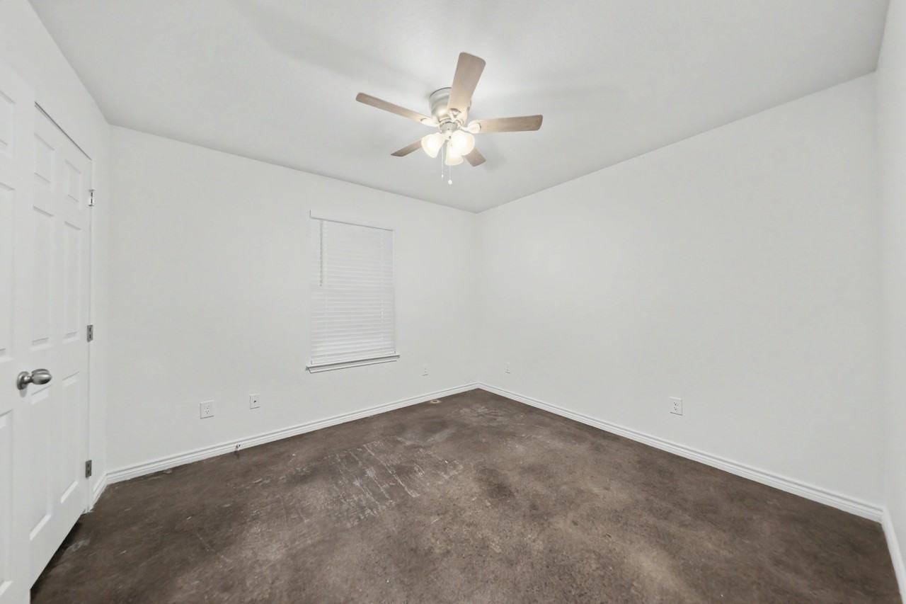 1107 S 33Rd St - Photo 5 of 16