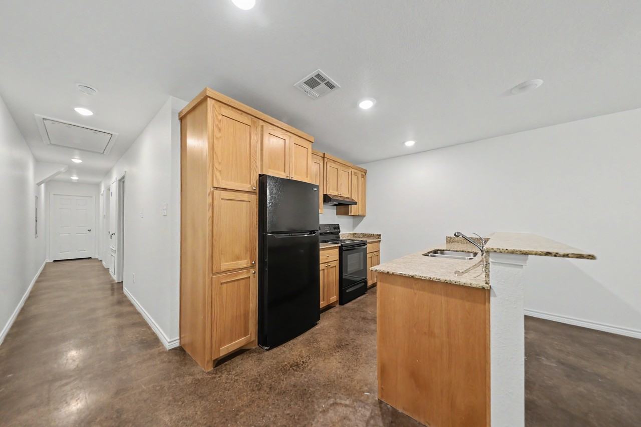 1107 S 33Rd St - Photo 7 of 16