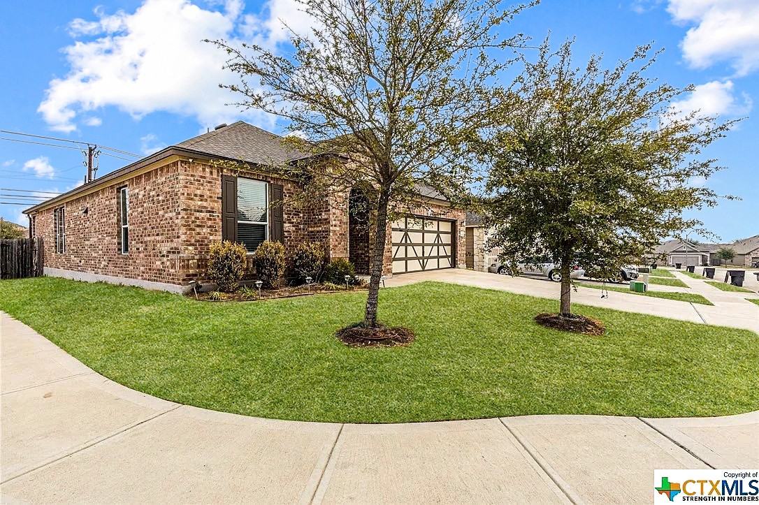 9030 Lonesome Oak Dr - Photo 2 of 22