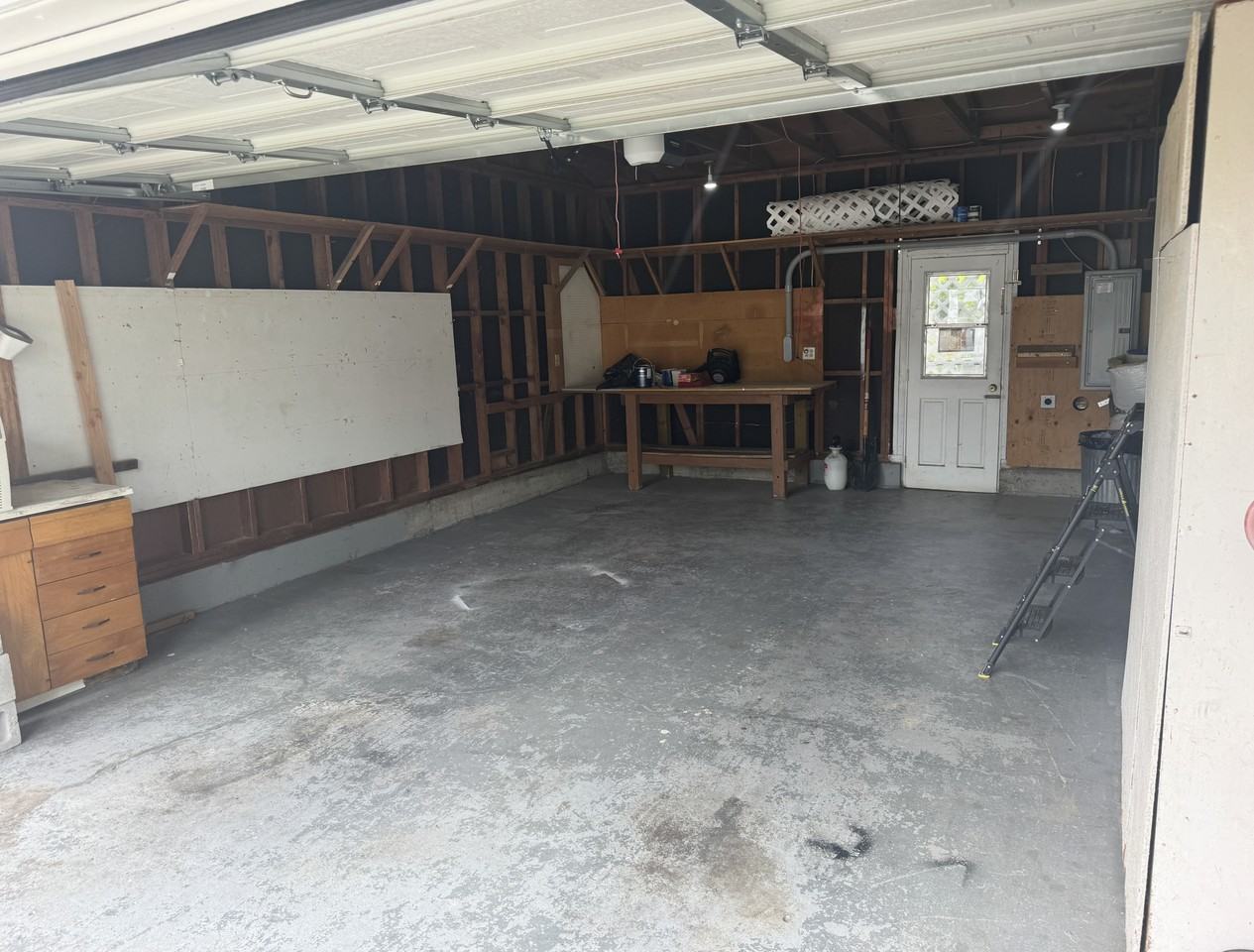905 Oak St - Photo 3 of 14