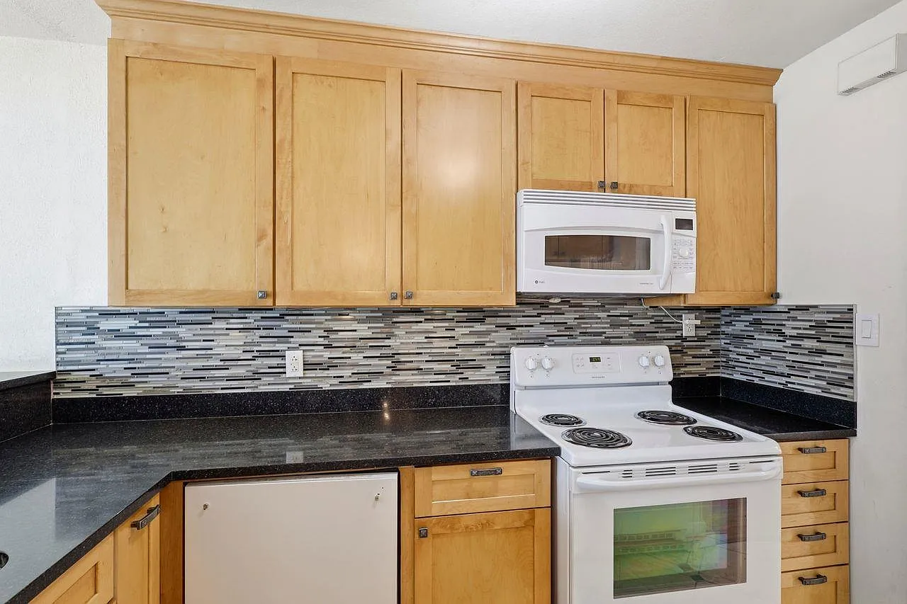 1925 46th Ave - Photo 6 of 25