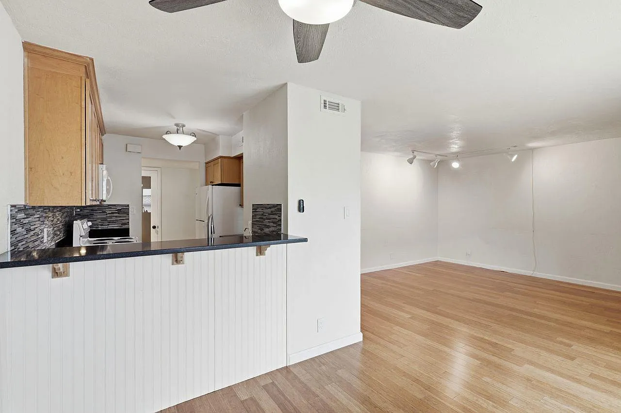 1925 46th Ave - Photo 7 of 25