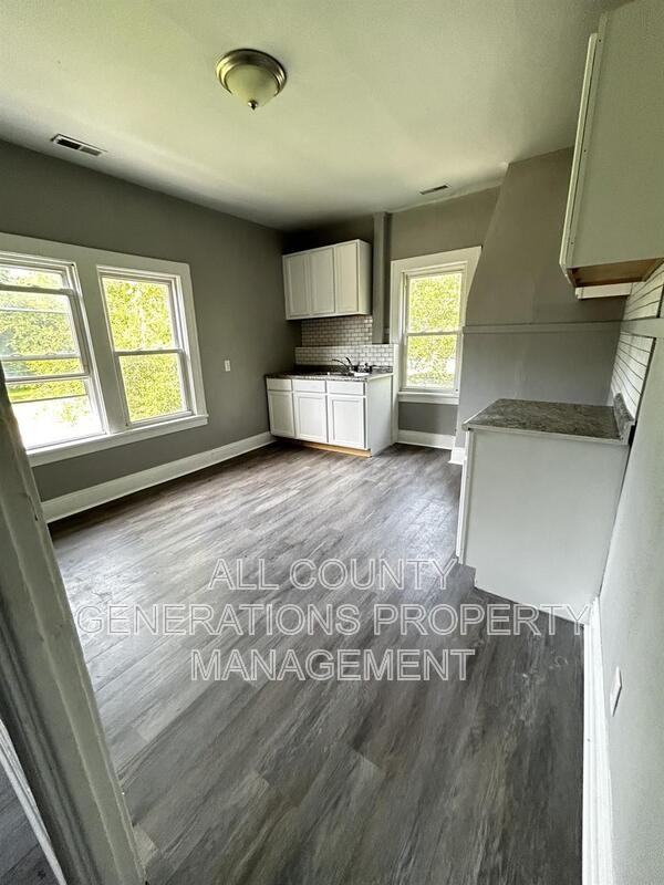 1230 Norwood Rd - Photo 2 of 9