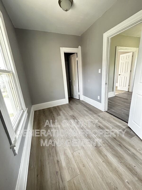 1230 Norwood Rd - Photo 7 of 9