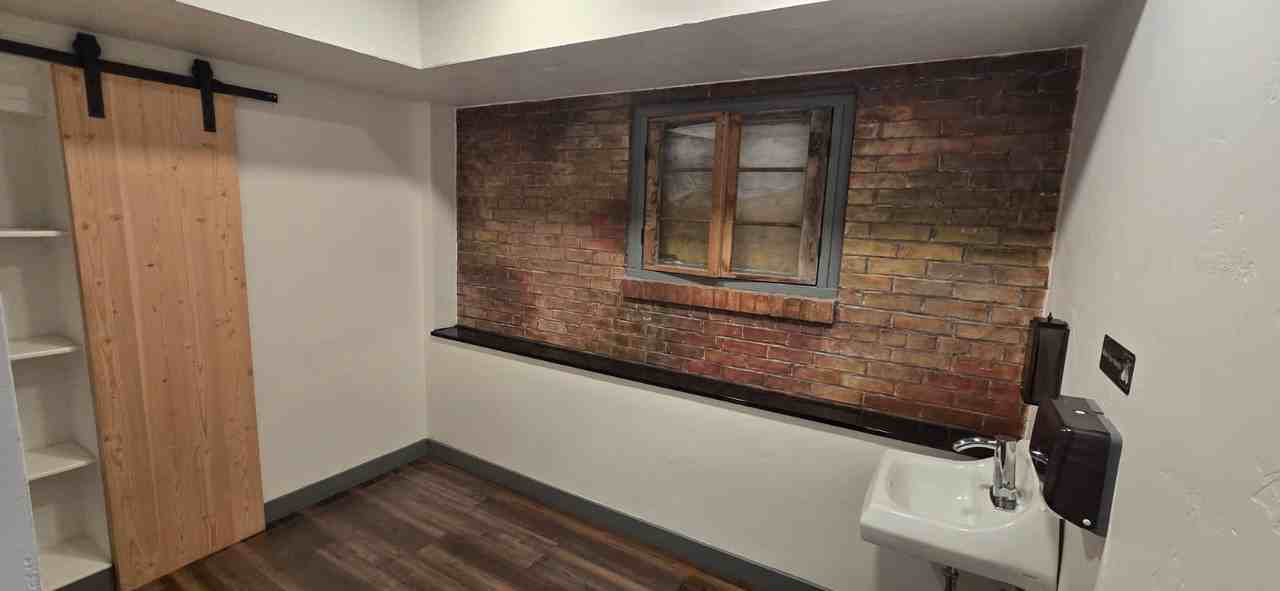 429 Main St - Photo 5 of 11