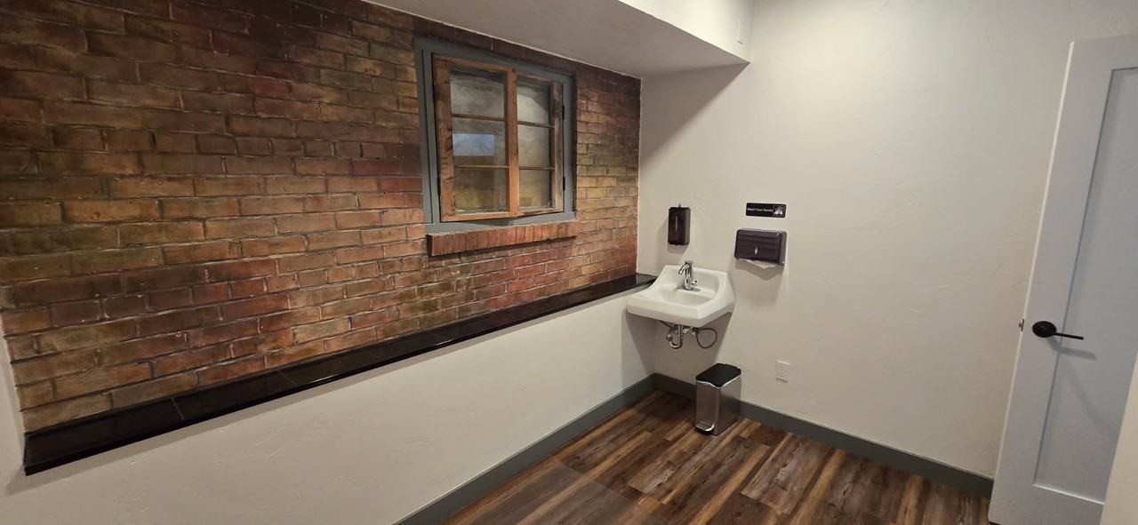 429 Main St - Photo 6 of 11