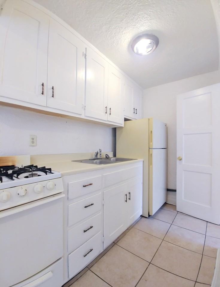 1211 Copper Ave Ne - Photo 2 of 17