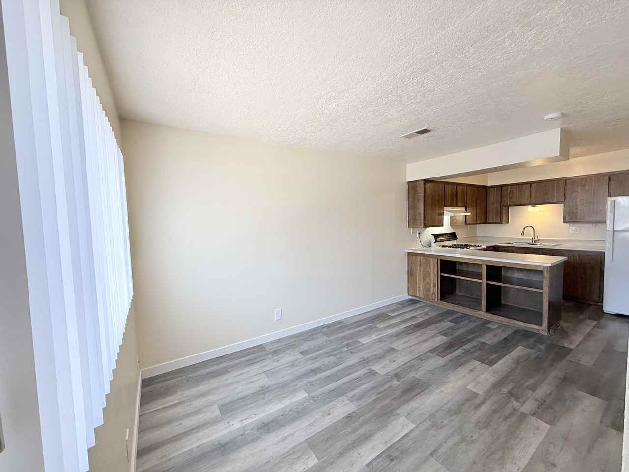 600 Morris St Ne - Photo 2 of 35