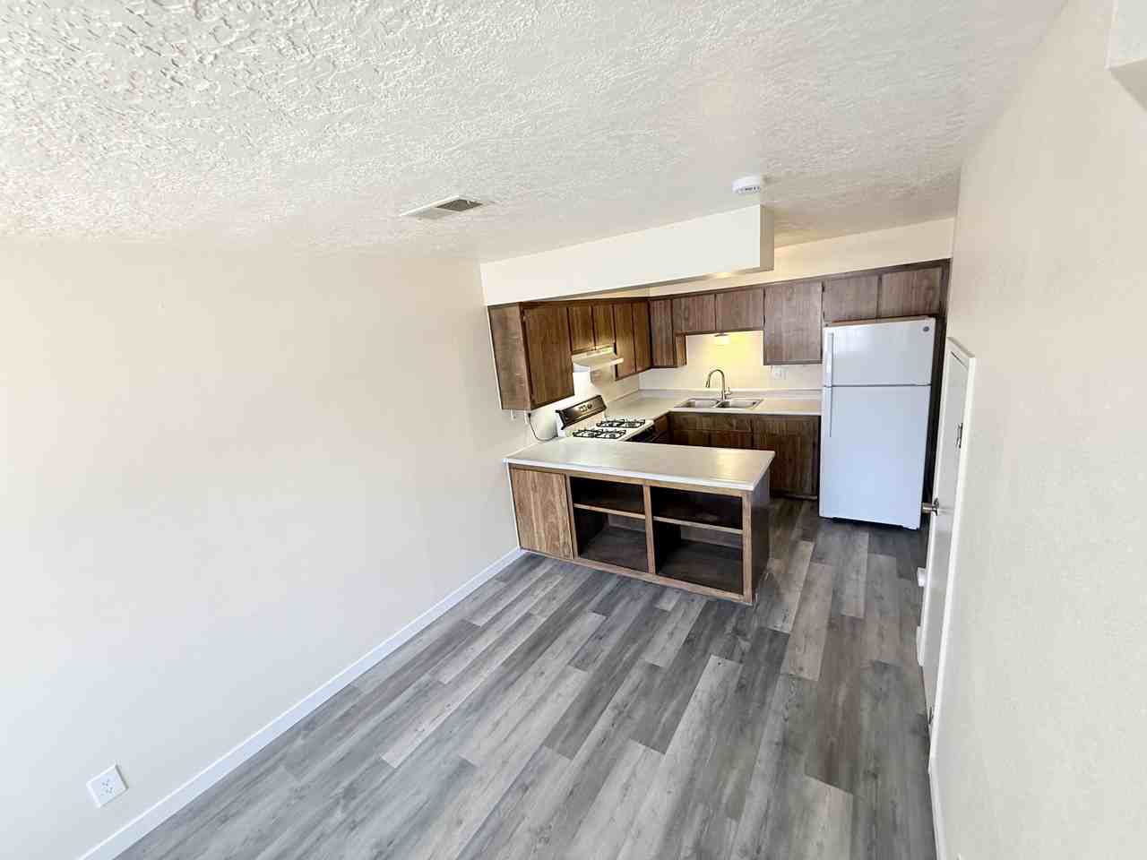 600 Morris St Ne - Photo 4 of 35