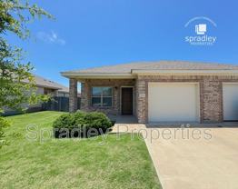 206 Sparrow Cv Unit A - Photo 1 of 1