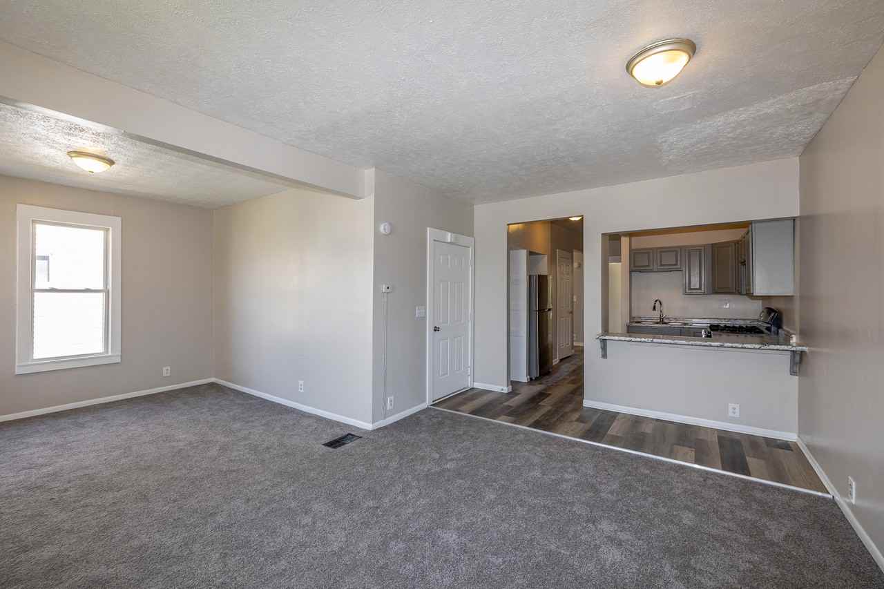 2063 W 104Th St - Photo 3 of 20