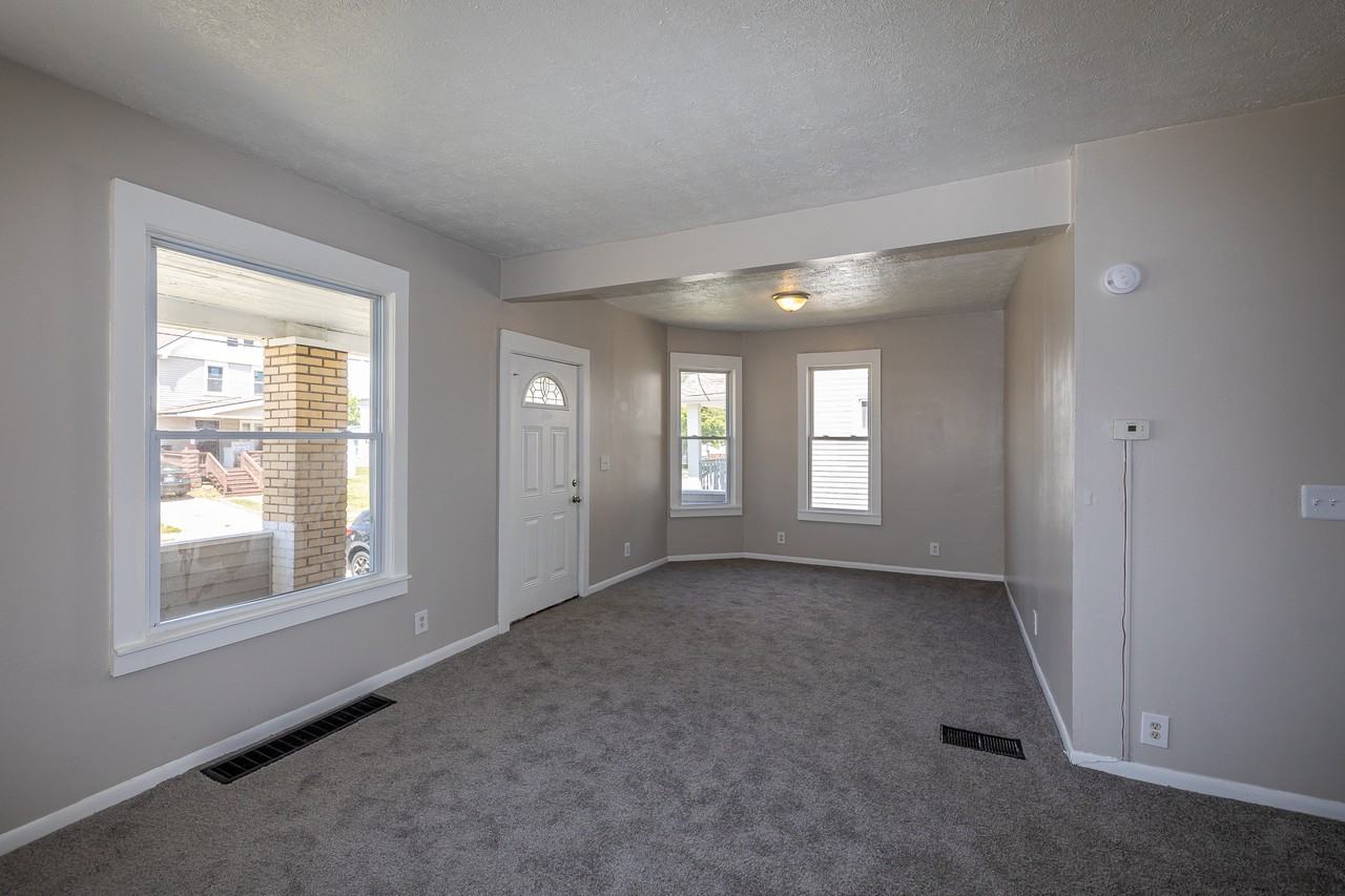 2063 W 104Th St - Photo 5 of 20