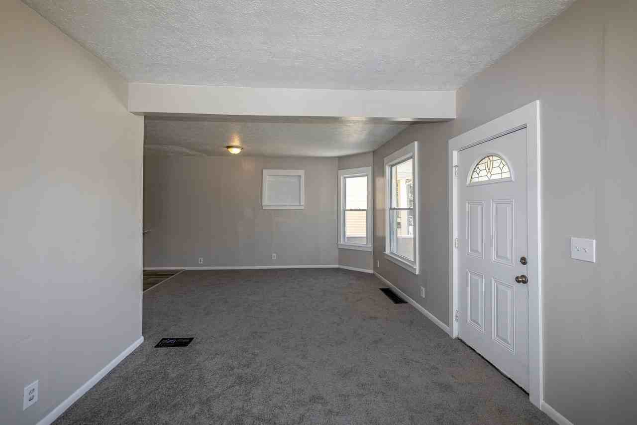 2063 W 104Th St - Photo 6 of 20