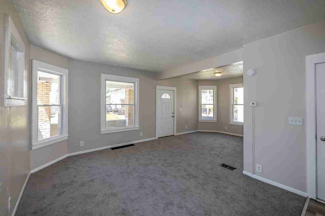 2063 W 104Th St - Photo 7 of 20