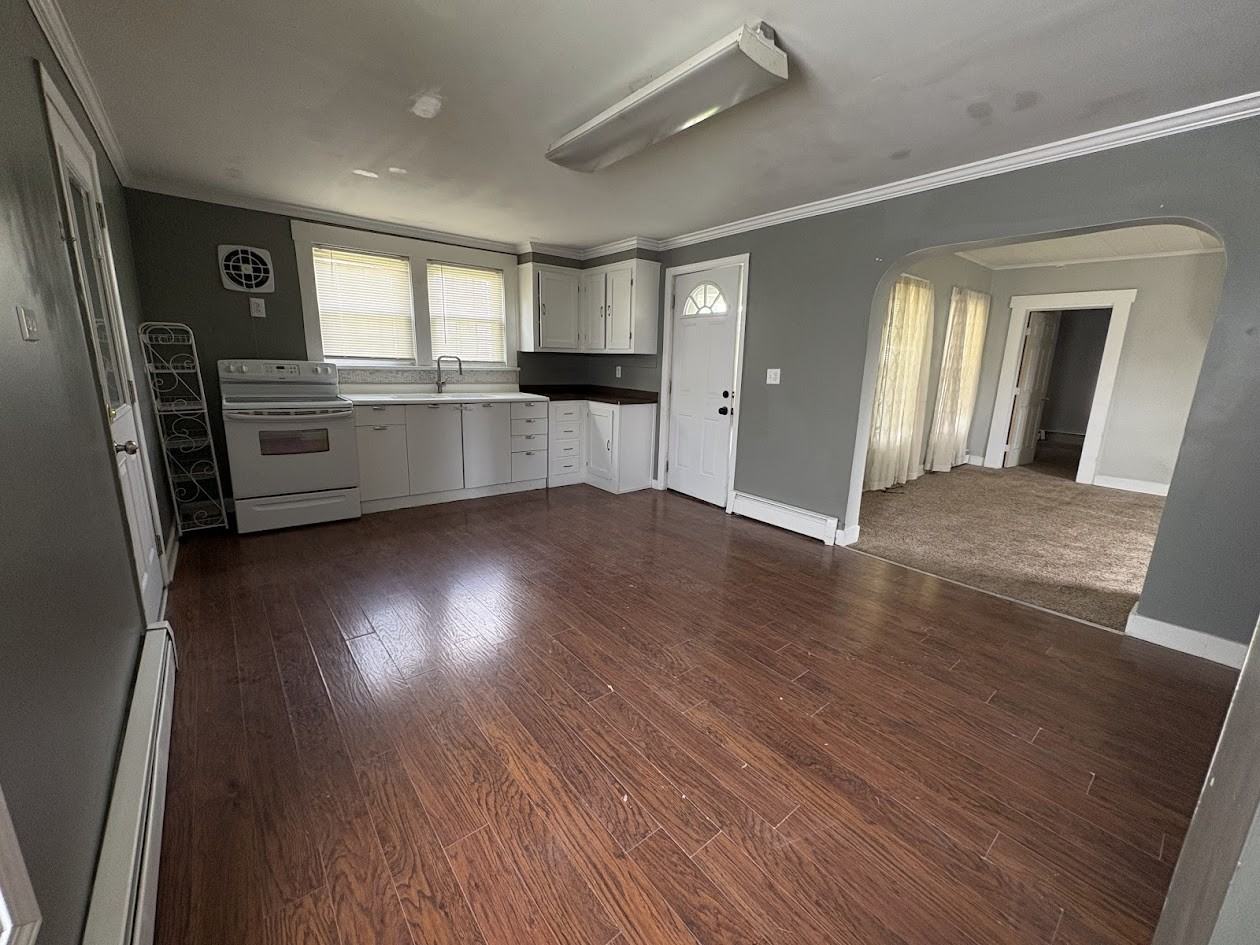 307 W South St - Photo 2 of 18
