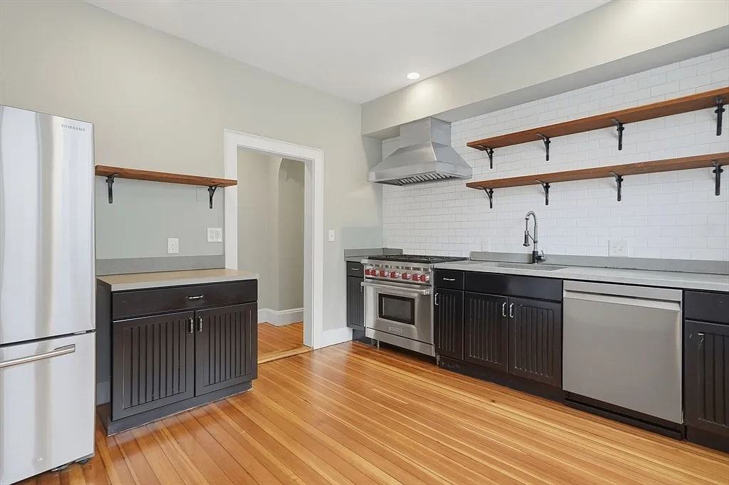 457 Washington St #5 - Photo 2 of 9