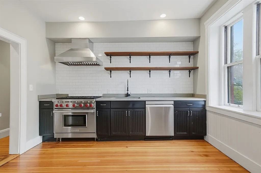 457 Washington St #5 - Photo 3 of 9