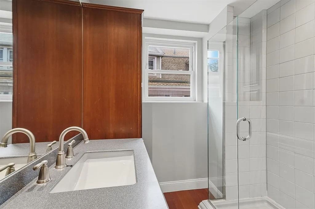 457 Washington St #5 - Photo 5 of 9