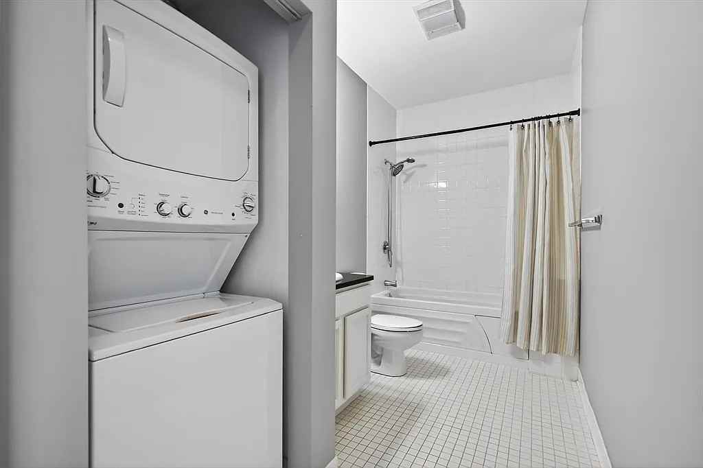 485 Harrison Ave #201 - Photo 4 of 16