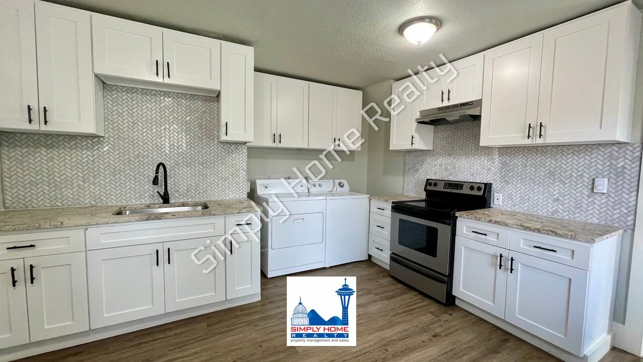 3314 Sawyer St - Photo 7 of 16