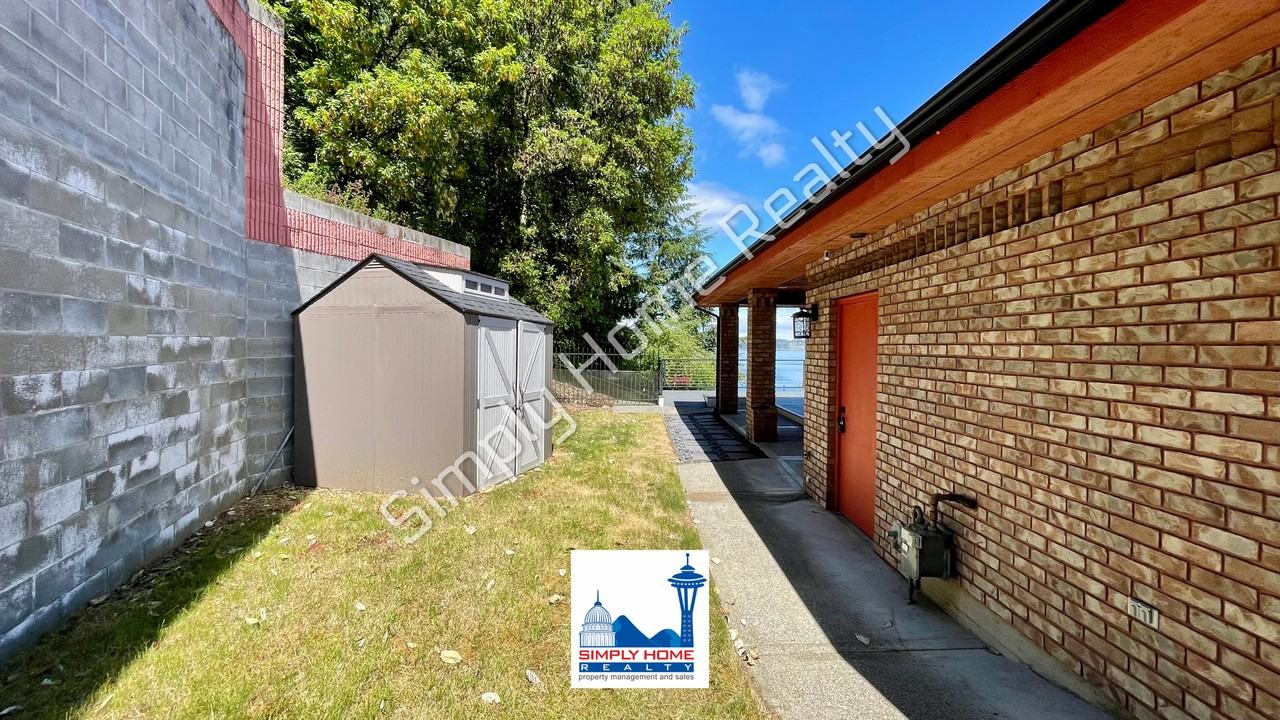 2781 Chambers Point Ct - Photo 3 of 33