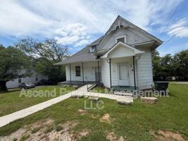 featured image of 3503 Dodson Ave