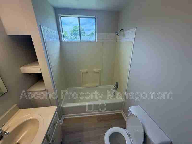 3503 Dodson Ave - Photo 3 of 7
