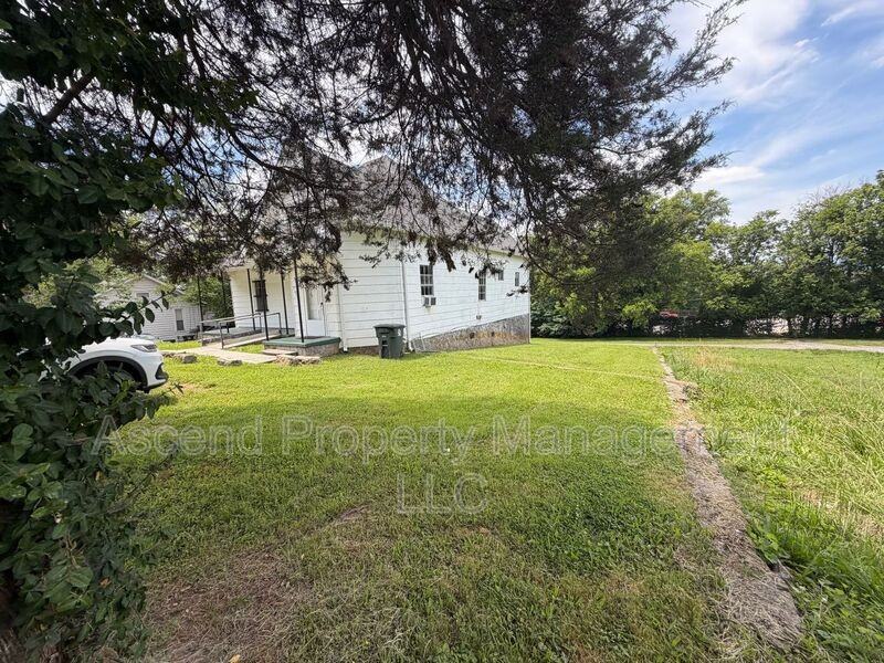 3503 Dodson Ave - Photo 5 of 7