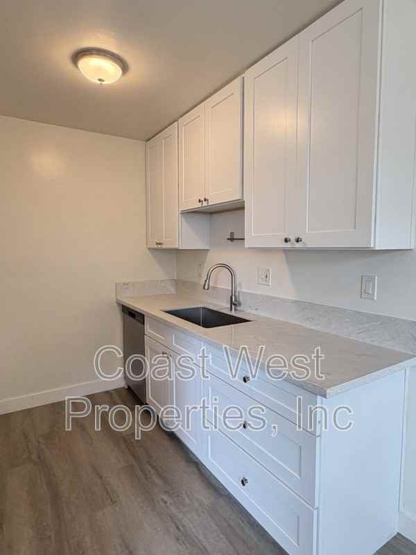 1057 1/2 Missouri St - Photo 4 of 11