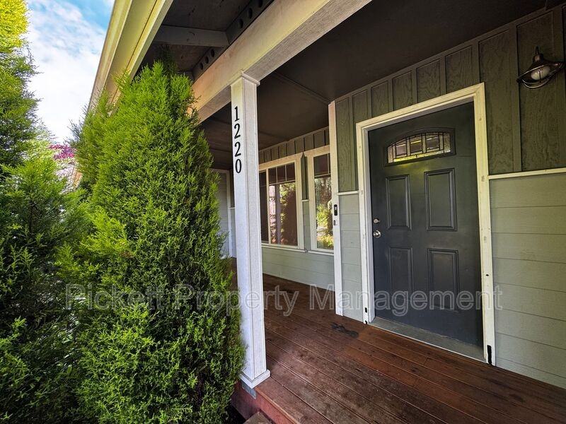 1220 Audrey Ave - Photo 2 of 21