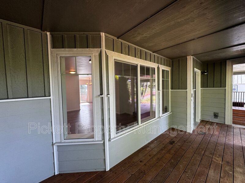 1220 Audrey Ave - Photo 3 of 21