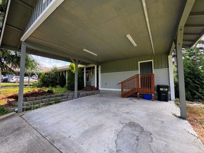 1220 Audrey Ave - Photo 4 of 21