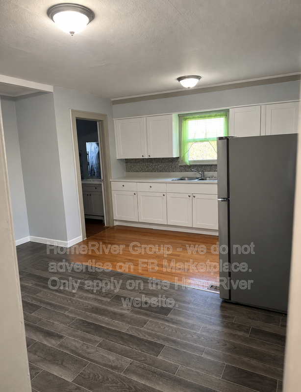 4106 Ne 45th Ter #B - Photo 3 of 8