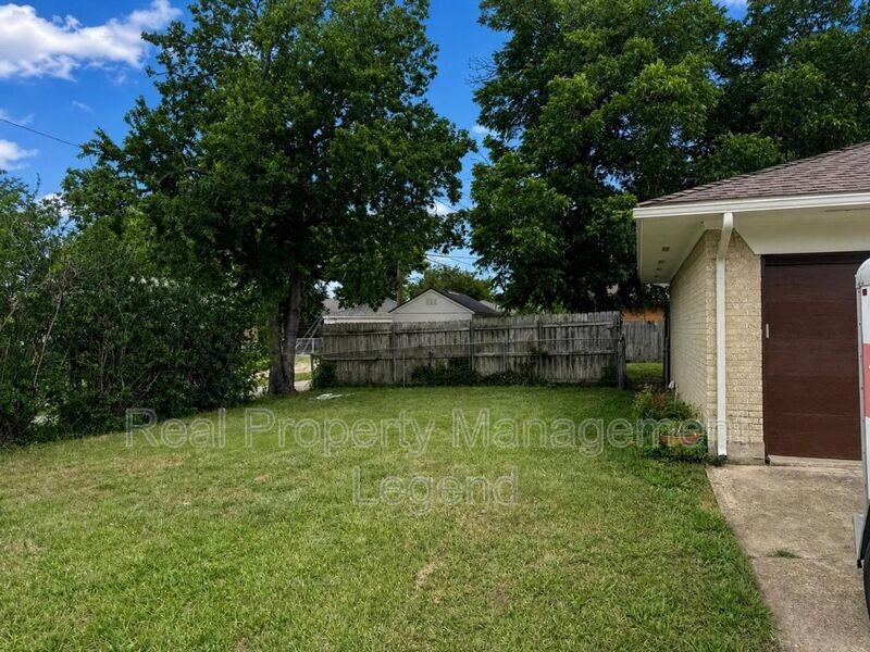 409 La Salle Dr - Photo 2 of 21
