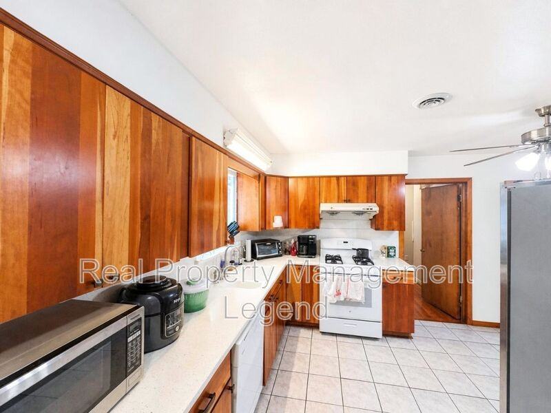 409 La Salle Dr - Photo 4 of 21