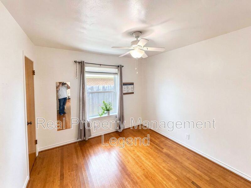 409 La Salle Dr - Photo 6 of 21