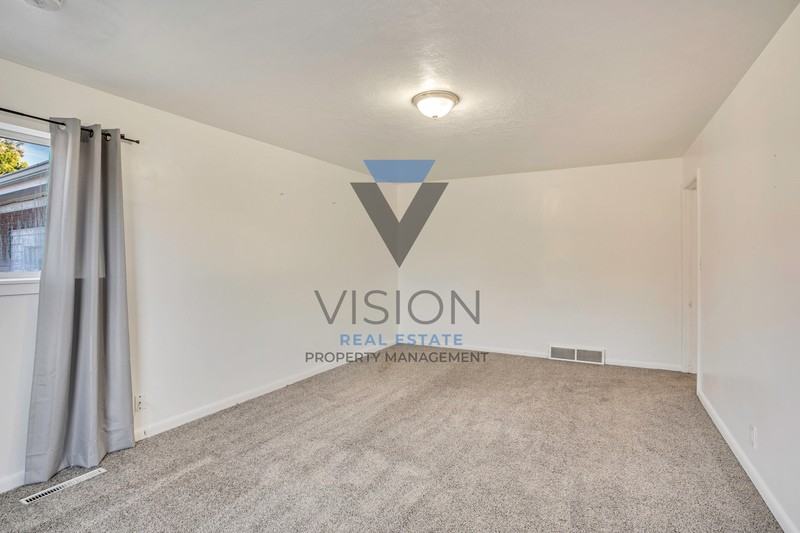 360 Es - Photo 4 of 30