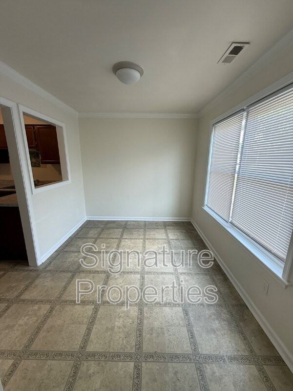 913 Ewell Rd - Photo 2 of 19