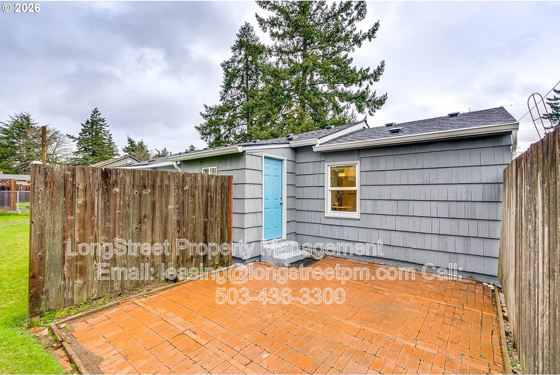 3315 Se 127th Pl #1 - Photo 2 of 17