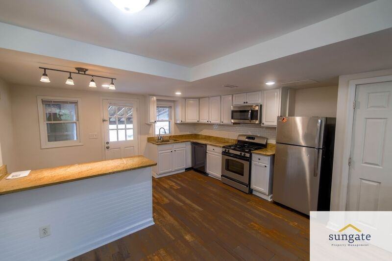 5215 Wasena Ave - Photo 6 of 36